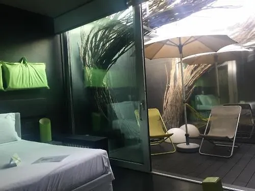Miloft Guest Rooms And Terrace Milan 2*,